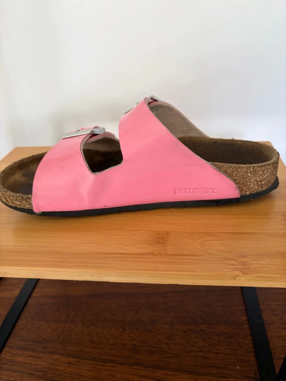 Birkenstock Arizona Two-Strap Sandal Light Pink Silver Buckles Sz 33 Kid’s 2-2.5